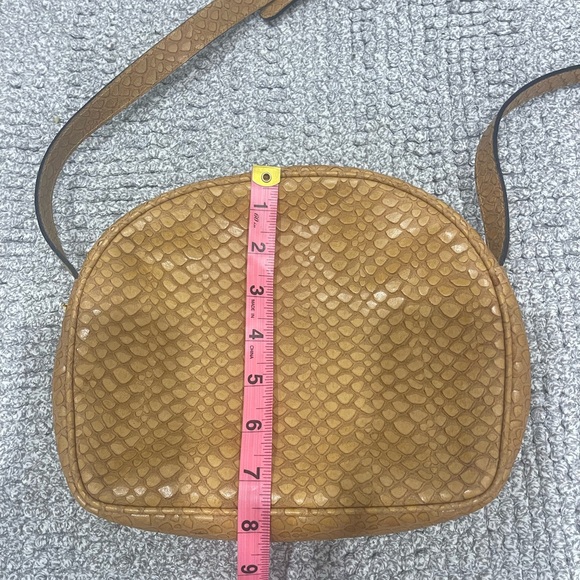 Salvatore Ferragamo Vintage Tan Snake Embossed Leather Round Crossbody Bag Italy - Picture 12 of 15